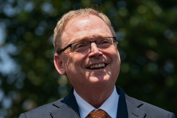 Trump narrows Fed chair picks, January decision expected