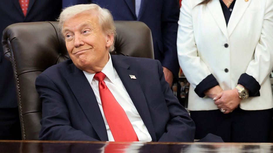 Trump says Warsh, Hassett are leading contenders for Fed chair pick