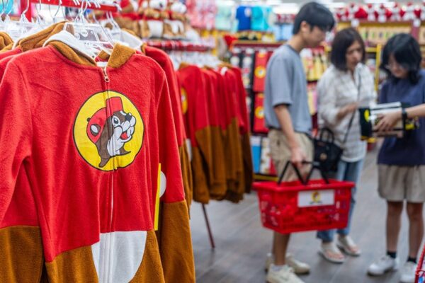 Buc-ee's plans to open world's largest convenience store