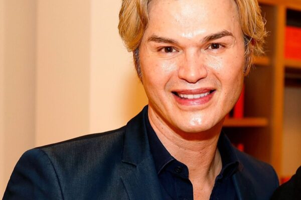 Celebrity Hairstylist Kim Vo Dead, Tori Spelling Pays Tribute to Late Star