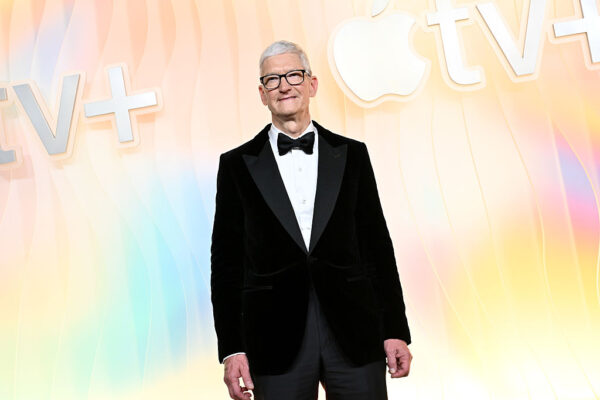 Guys, I don’t think Tim Cook knows how to monetize AI