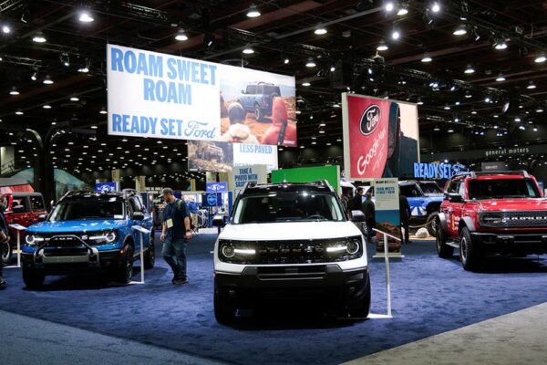 Trump officials push for cheaper cars through regulatory rollbacks during Midwest tour