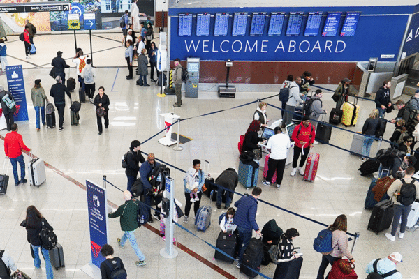 US airlines issue travel waivers, announce cancellations ahead of widespread winter storm