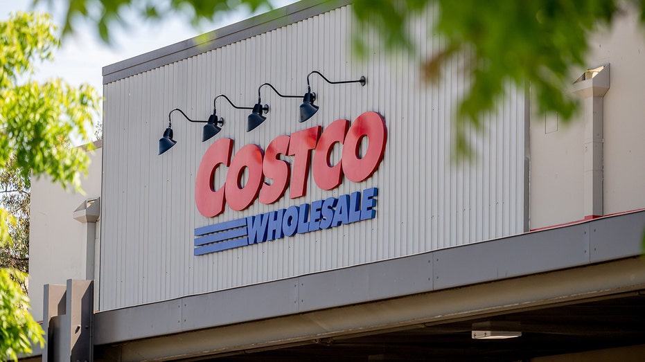 Costco drops fresh lineup of Valentine's treats and savory bites for shoppers: report