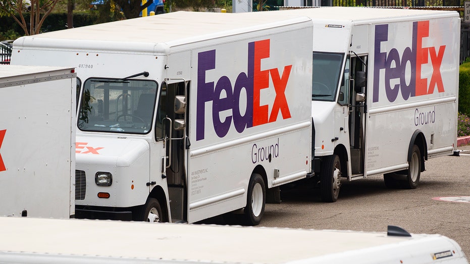 FedEx says it will return any tariff refunds to customers, shippers who paid them