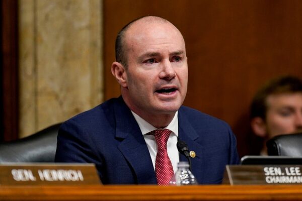 Sen Lee dares Democrats to revive talking filibuster over SAVE Act, slamming criticism as ‘paranoid fantasy'