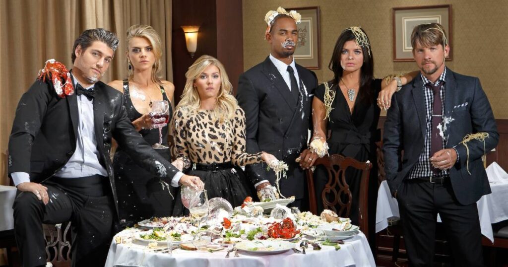 5 Beloved 2000s Sitcoms That Should Be Rebooted: 'Happy Endings' and More