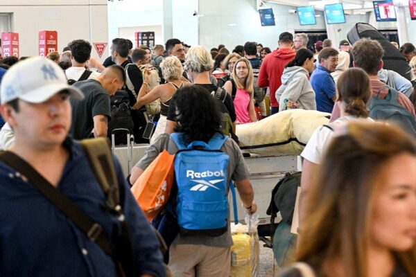 Americans in more than a dozen Middle East nations urged to flee