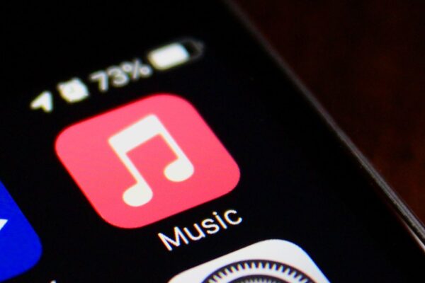 Apple Music to add Transparency Tags to distinguish AI music, says report