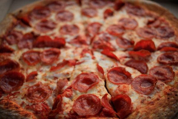 Papa John's to close hundreds of restaurants