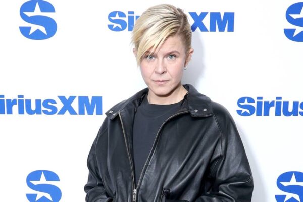 Robyn Recalls ‘Hardcore’ IVF Journey as a Single Mom in Her 40s