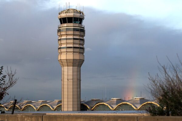 'Strong smell' shuts down flights at major DC-area airports for the second time this month