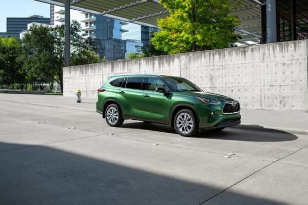 Toyota recalls 550,000 vehicles over seat defect