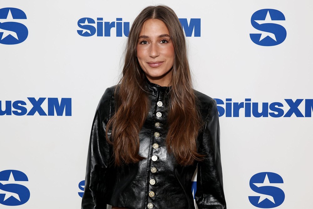 Amanda Batula Issues Public Apology After West Wilson Romance Drama