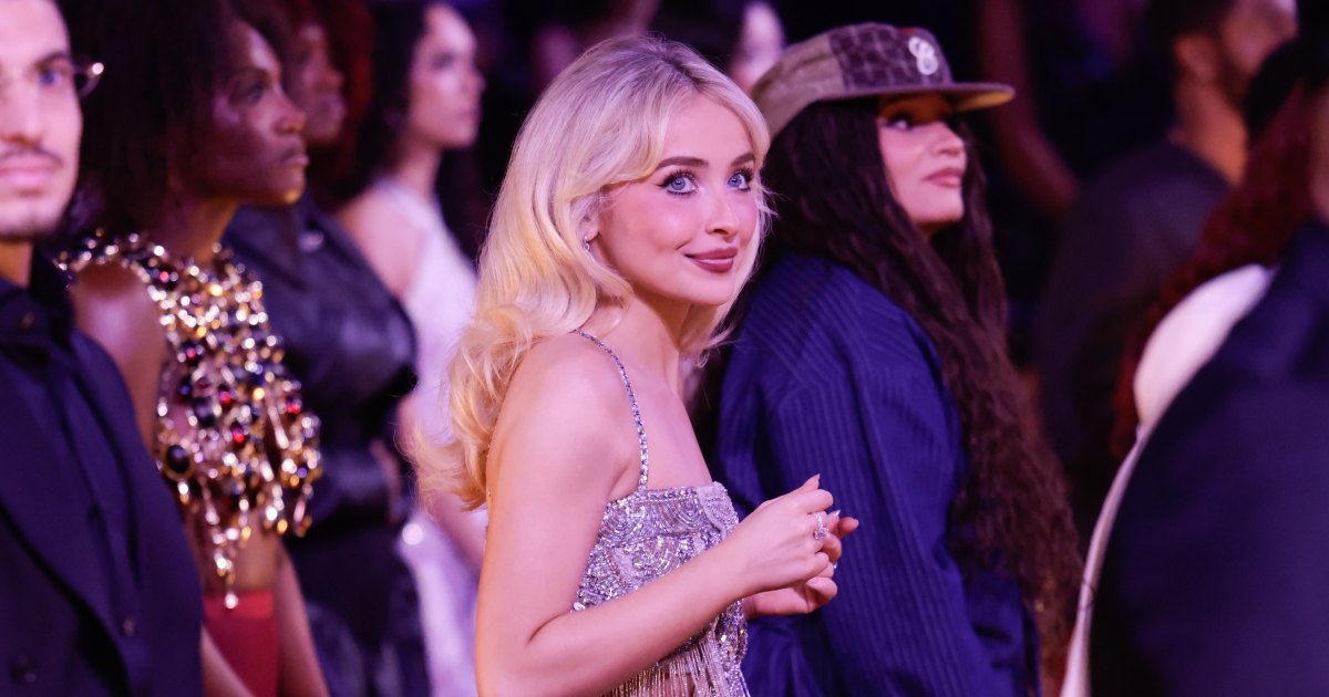 Copy Sabrina Carpenter's Voluminous Coachella Hair With This $29 Spray