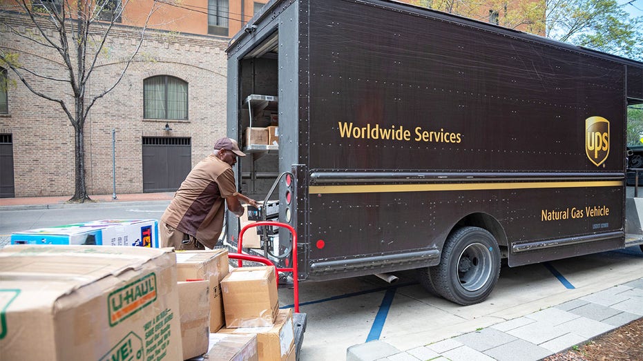 FedEx, UPS pledge to refund customers after Supreme Court tariff decision