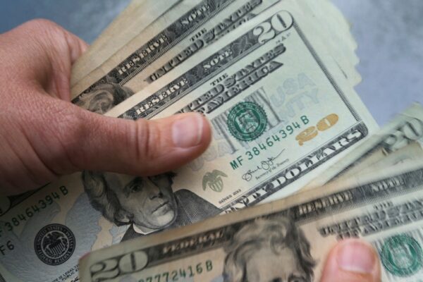 Five financial mistakes Americans in their 30s and 40s are making, expert warns