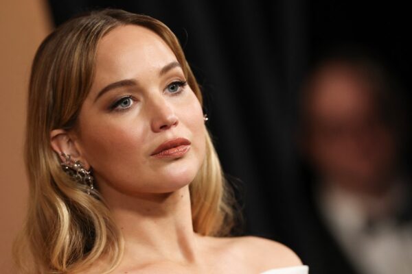 Jennifer Lawrence's Denim 'Shacket' Is an Effortless Spring Outfit Hack