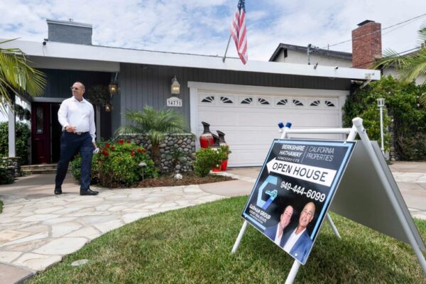 Mortgage rates fall as Iran ceasefire eases market tensions