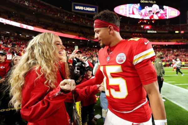 Patrick Mahomes Shows Intense Scar on His Knee 4 Months After ACL Surgery