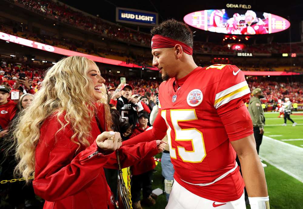 Patrick Mahomes Shows Intense Scar on His Knee 4 Months After ACL Surgery