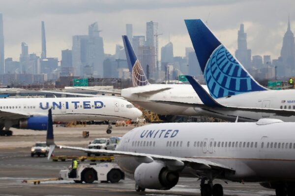United Airlines checked bag fees climbs $10-50 as fuel prices nearly double since Iran war