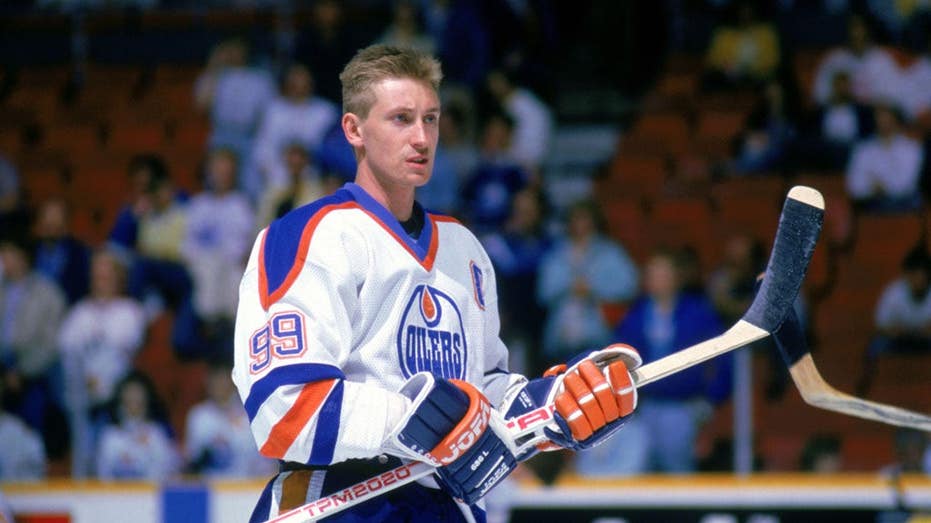 Wayne Gretzky's 1988 Stanley Cup Final jersey sells for $2.8M, setting an all-time hockey record
