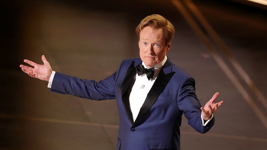 Conan O'Brien, Zach Galifianakis say it's a 'misconception' that comedy shows only target conservatives