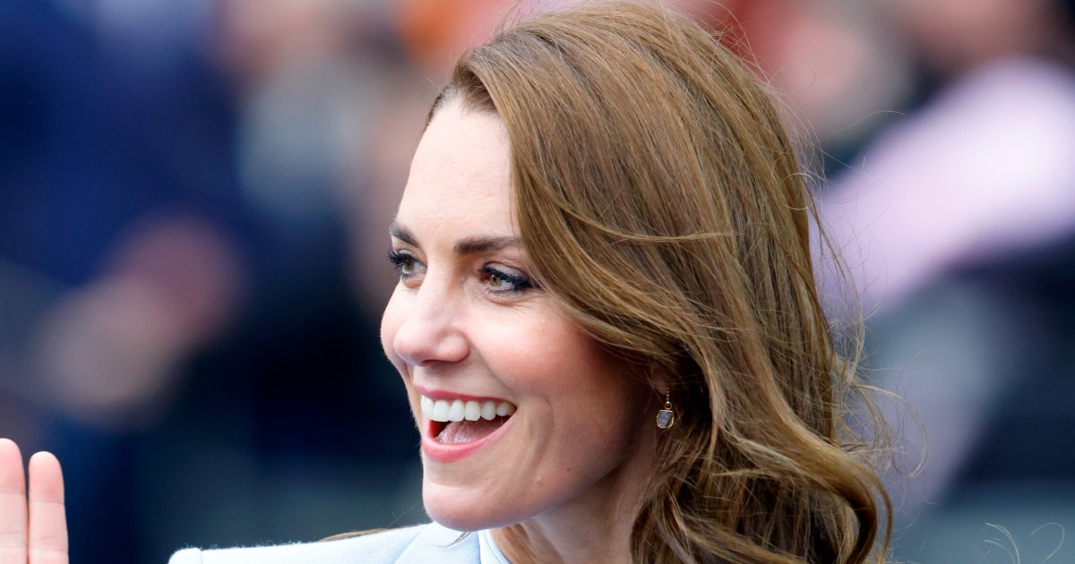 Kate Middleton's Baby Blue Blazer Is the Classiest Smart Casual Layer